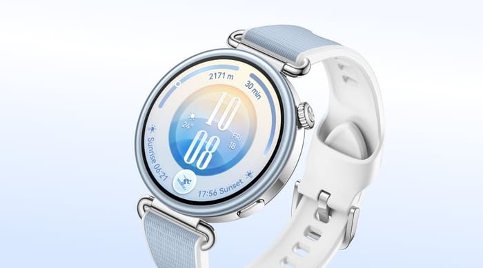 Huawei Watch GT 7 41 mm in blue with a woven strap