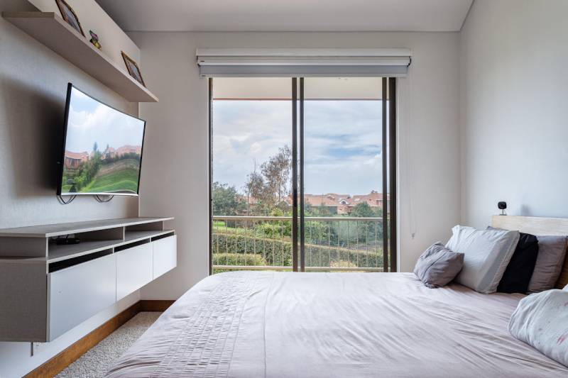 Best Smart TV for Bedroom (UK 2026)