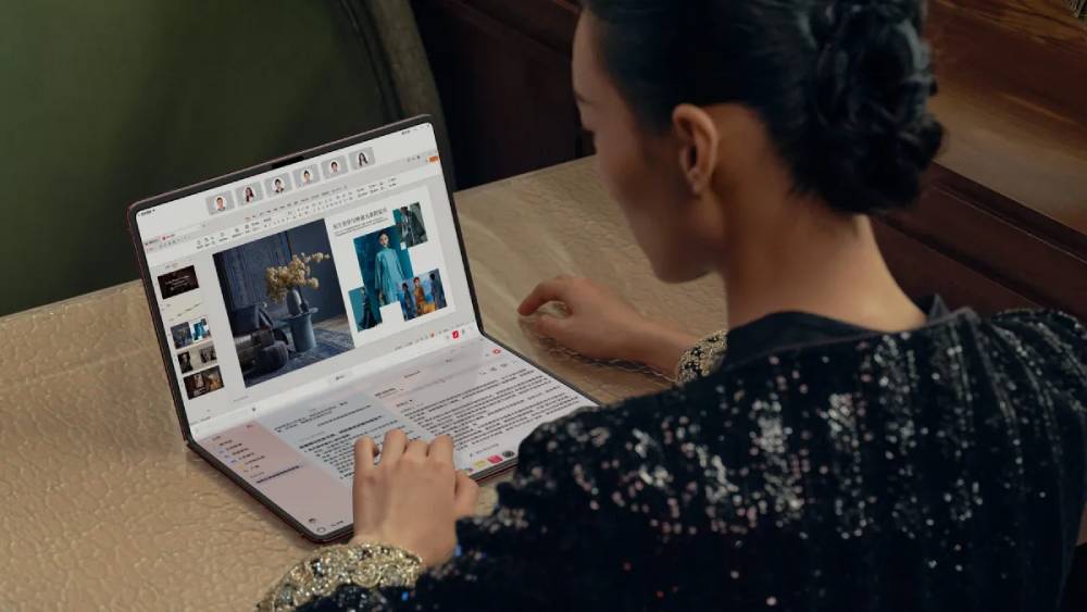 Huawei MateBook Fold Ultimate Design Review – Is an 18-Inch Foldable Laptop Actually Practical?